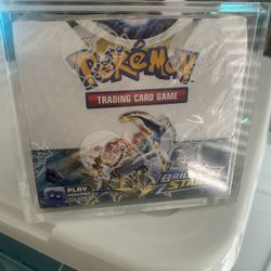 Brilliant Stars sealed Booster Box + Acrylic
