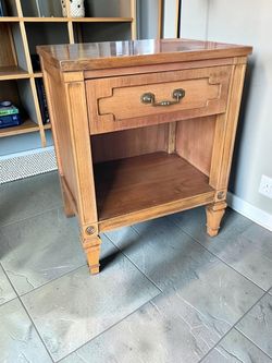 Vintage Drew Furniture Nightstand / End Table – Solid Wood – Brass Hardware-#1153
