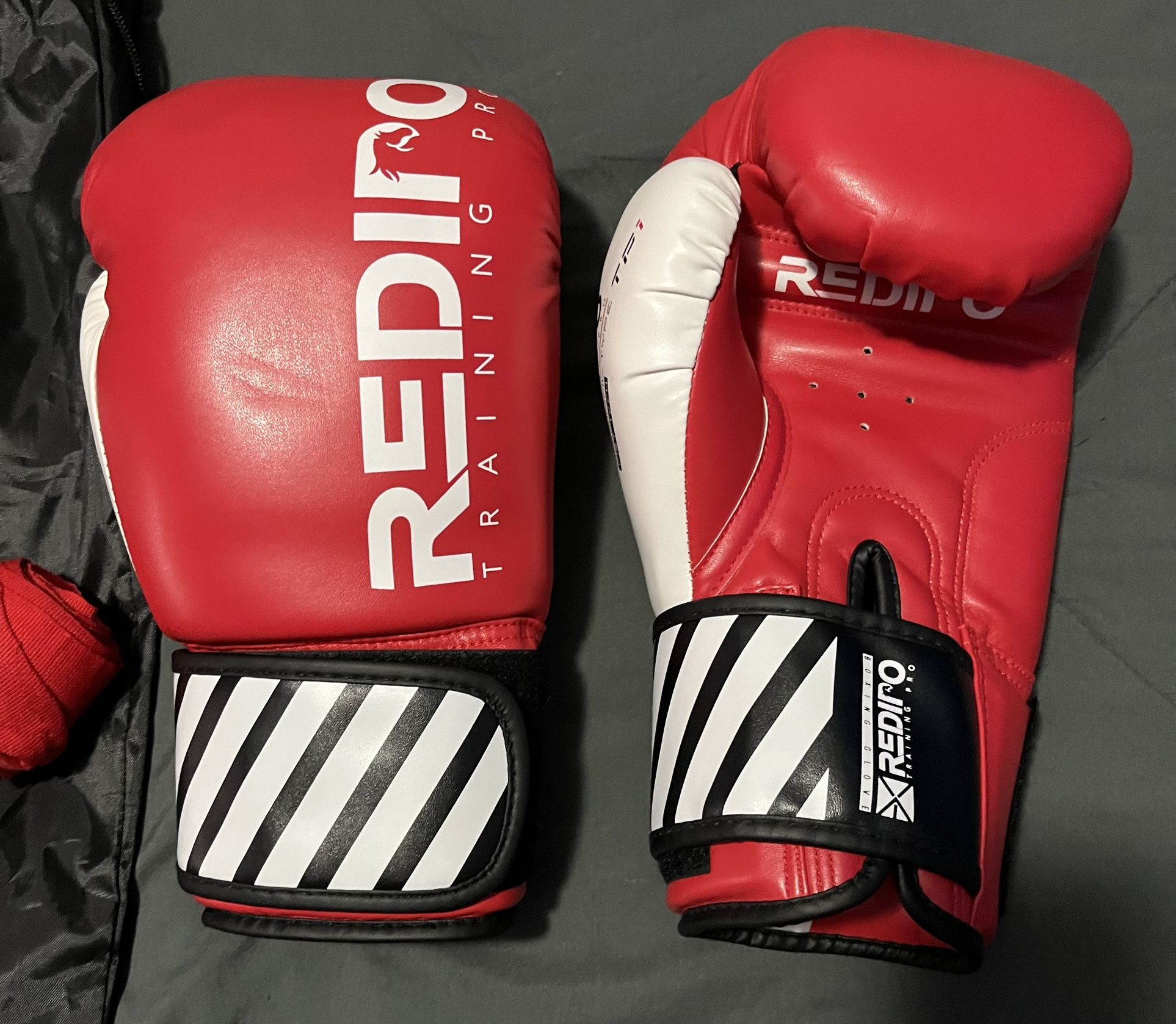 Boxing Gloves & 120 wrap
