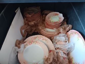 Beautiful Vintage German Dishware & Tea Set🌸 82 Pieces!!!