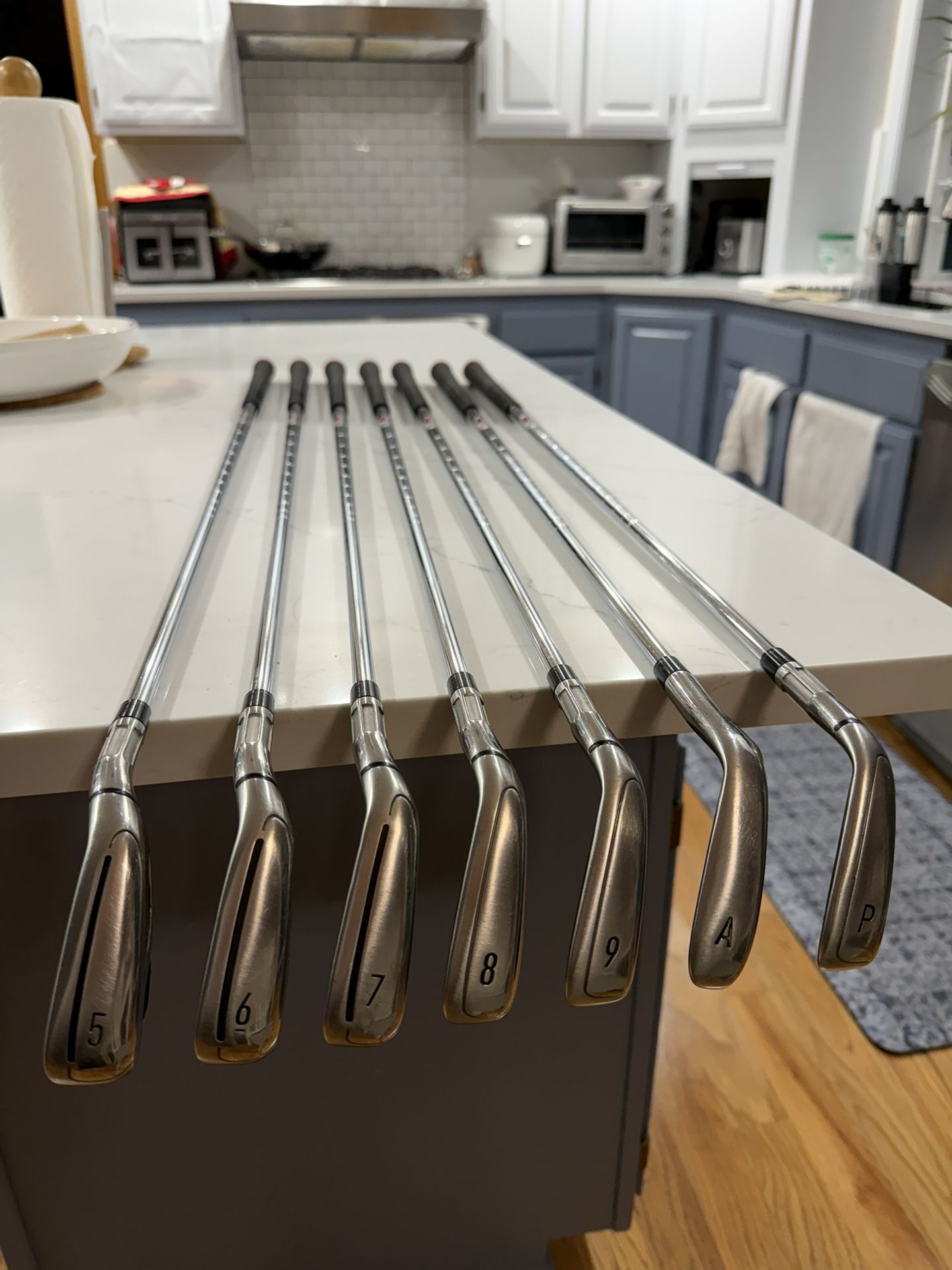 Taylormade M6 Golf Iron Set R-flex OBO