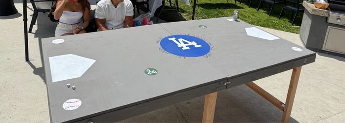 Beer Die  Table