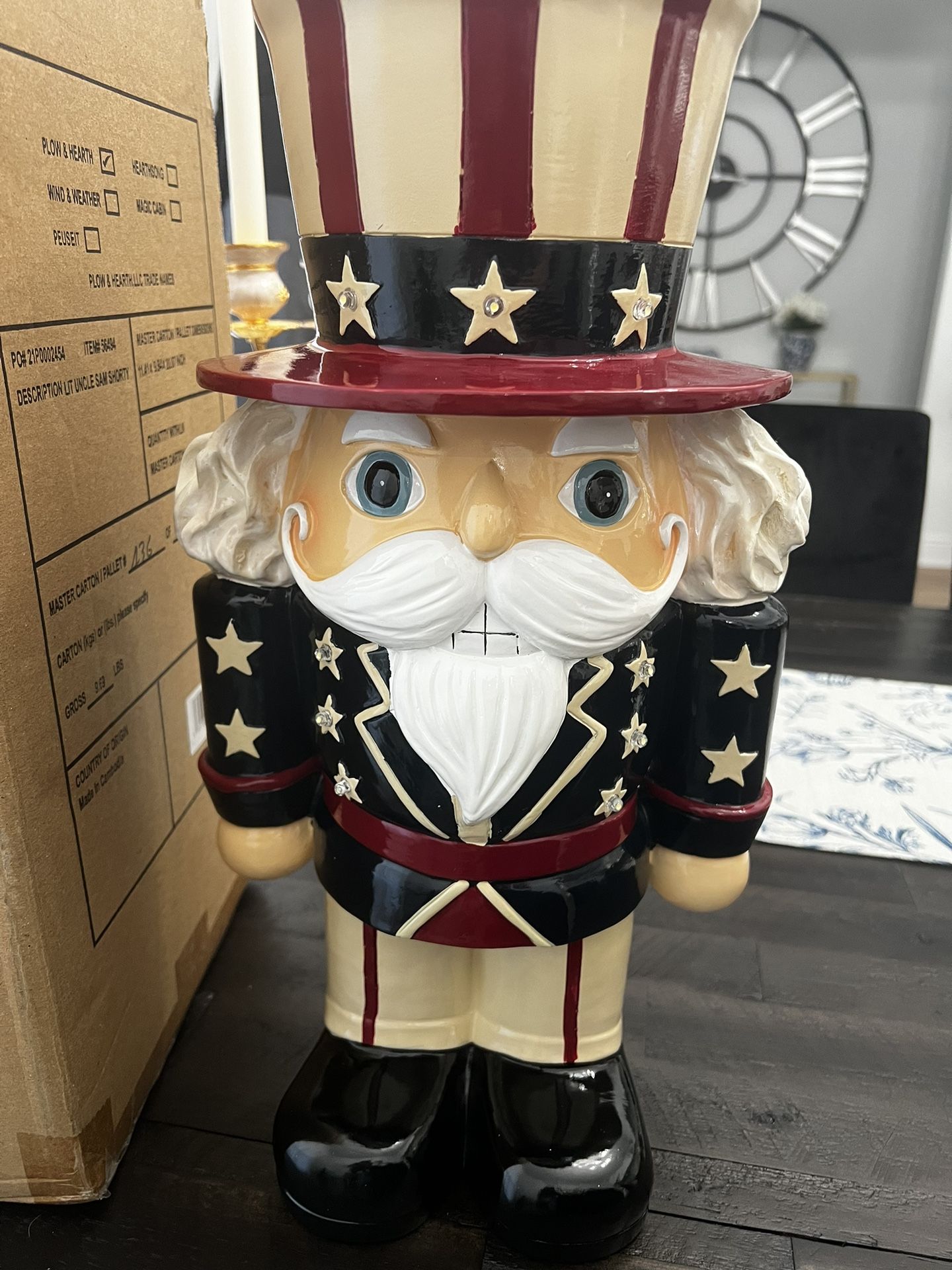 Uncle Sam Shorty Statue