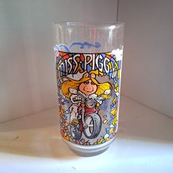 Vintage 1982 Miss Piggy McDonalds Collectors Glass