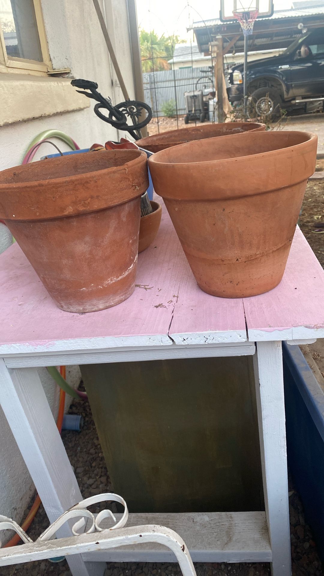 2 Terra Cotta Garden Pots 25$