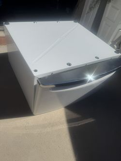 Whirlpool Washer/dryer Pedestal Storage, Only one