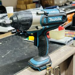 Makita 18V LXT Lithium-Ion 1/2 in. Cordless High Torque Impact Wrench (Tool-Only)