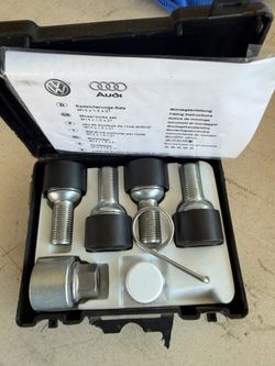 VW Audi Wheel Lock Set M14 x 1.5 x 27