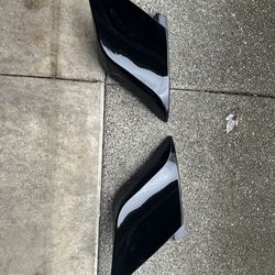 Harley Davidson touring models stretched side covers off a 2010 street glide