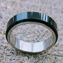 Wedding Band Style With Rotating Center