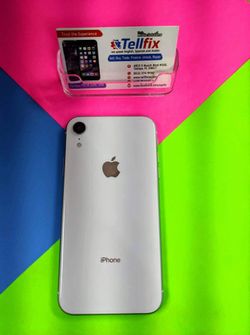 iPhone 8 📱 64GB. Factory unlocked 🔓 Like new condition 🎁 With warranty 🧾