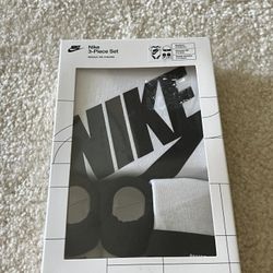 Nike 3 Piece Set - New 