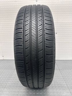 One LikeNew tire Hankook 235/60/18 #1441