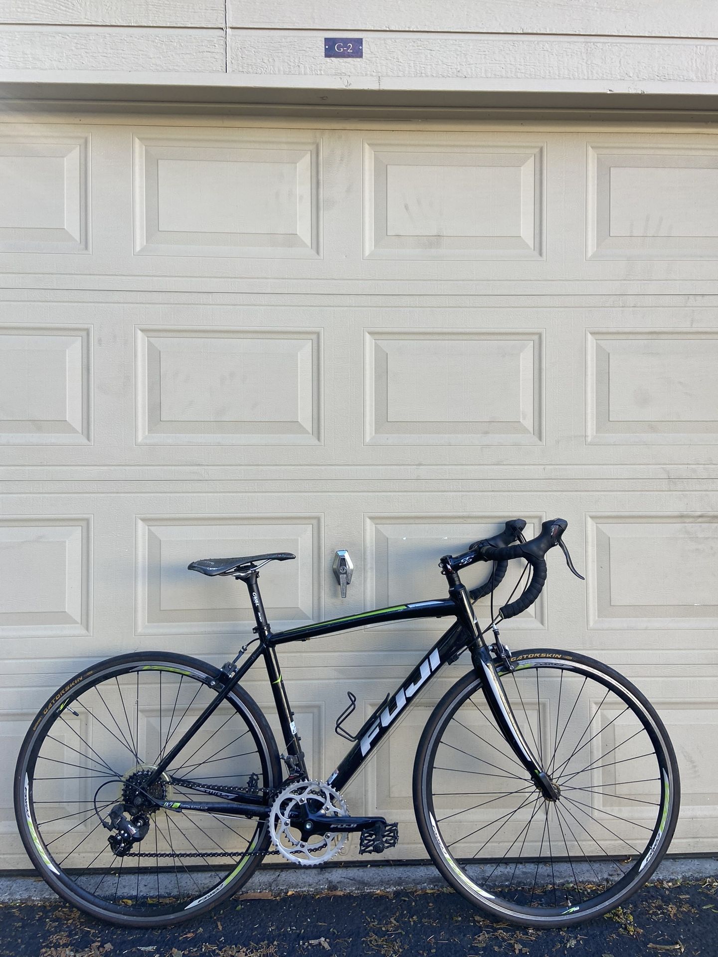 Fuji Sportif 2.5 Road Bike – 51cm Frame – 700c Wheels – 14 Speed Bicycle