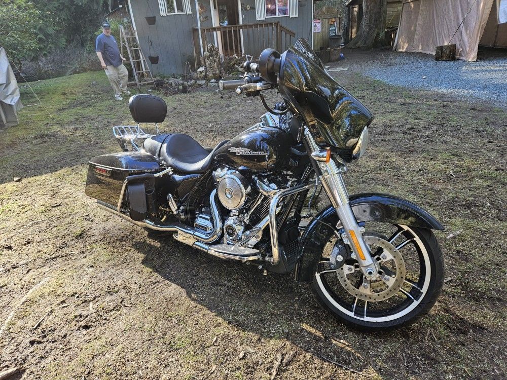 2017 FLHX streetglide