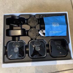 Amazon Blink Outdoor (3rd Generation) Security Camera 4 Camera Battery Sync Module Kit