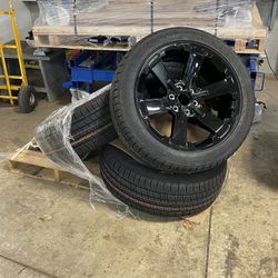 Brand New OEM 22inch GM Rims And Tire Package 