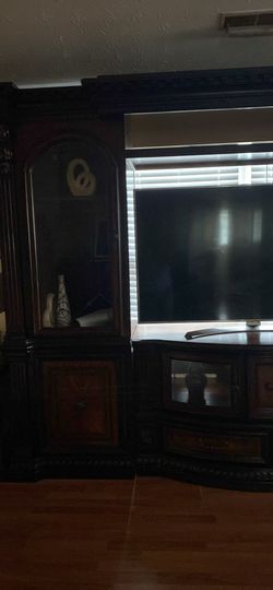 Large Entertainment Tv Set