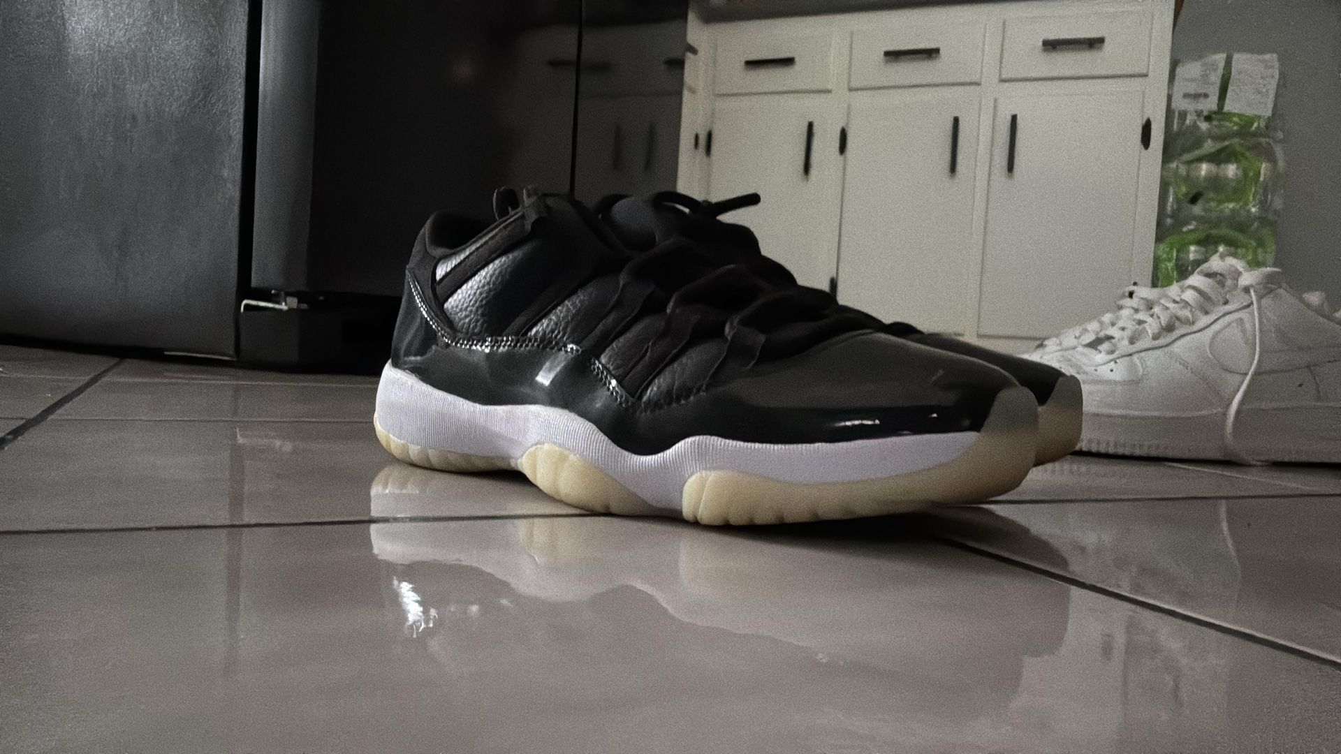Retro 11 Low men Size 9.5