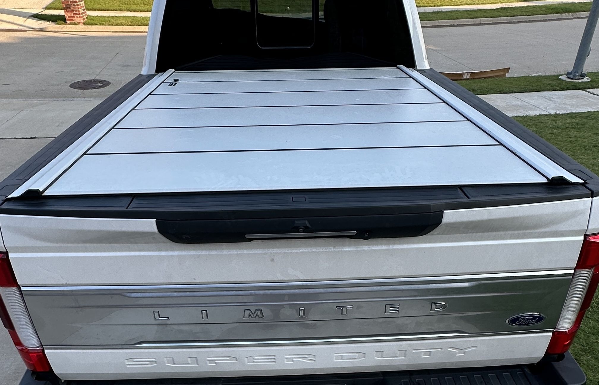 Peragon Platinum Tonneau Cover for Sale in Fort Worth, TX OfferUp