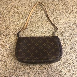Louis Vuitton Purse 
