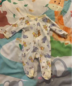 Winnie the Pooh onesie size NB