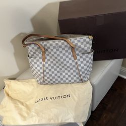 Louis Vuitton Bag 