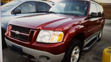 2003 Ford Explorer Sport XLT 4WD 2dr SUV