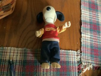 Snoopy rare 1966 Knickerbocker figure excellent condition posable, 7.5” tall all original clothes