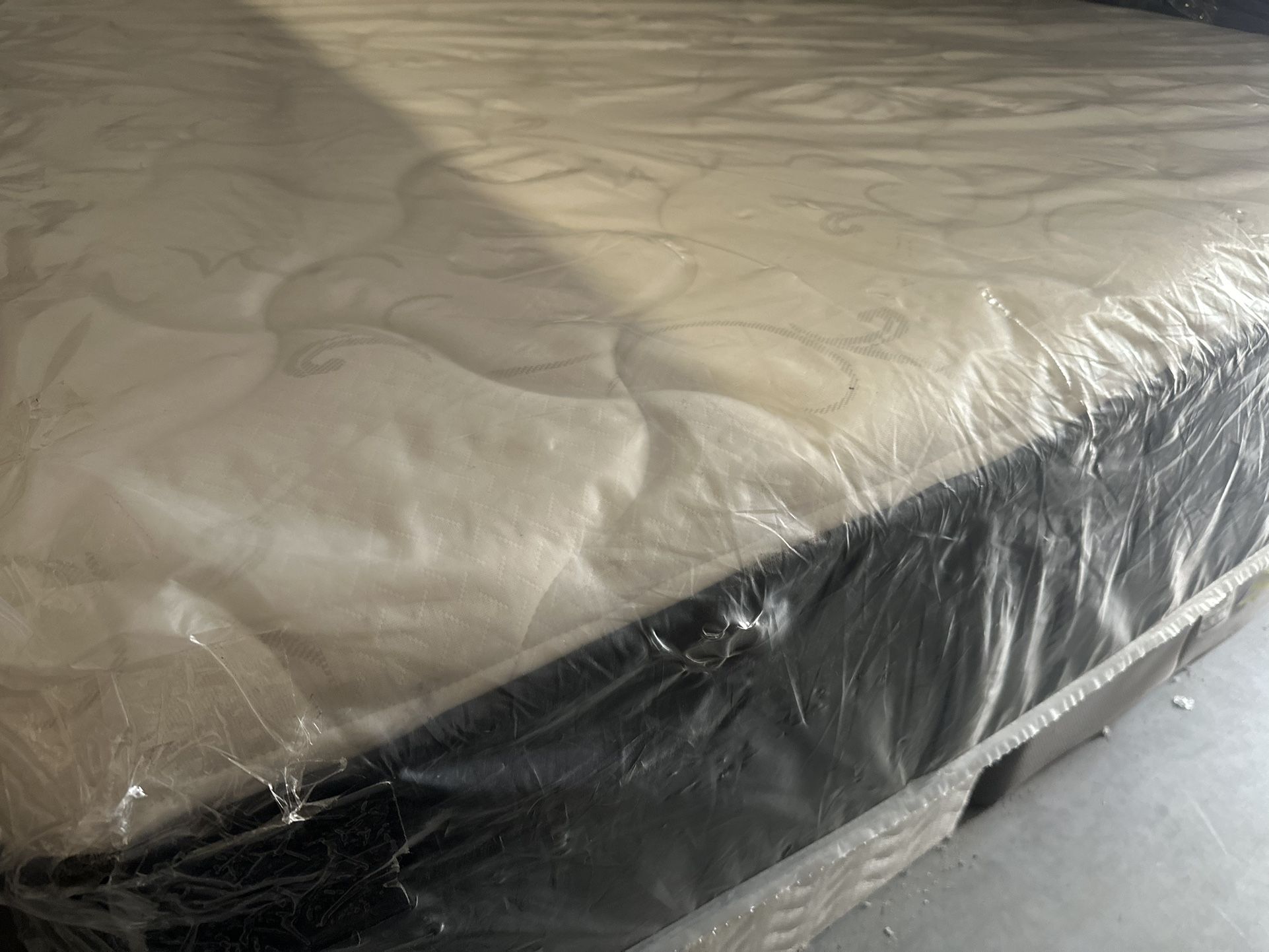 Queen Mattress And Boxspring