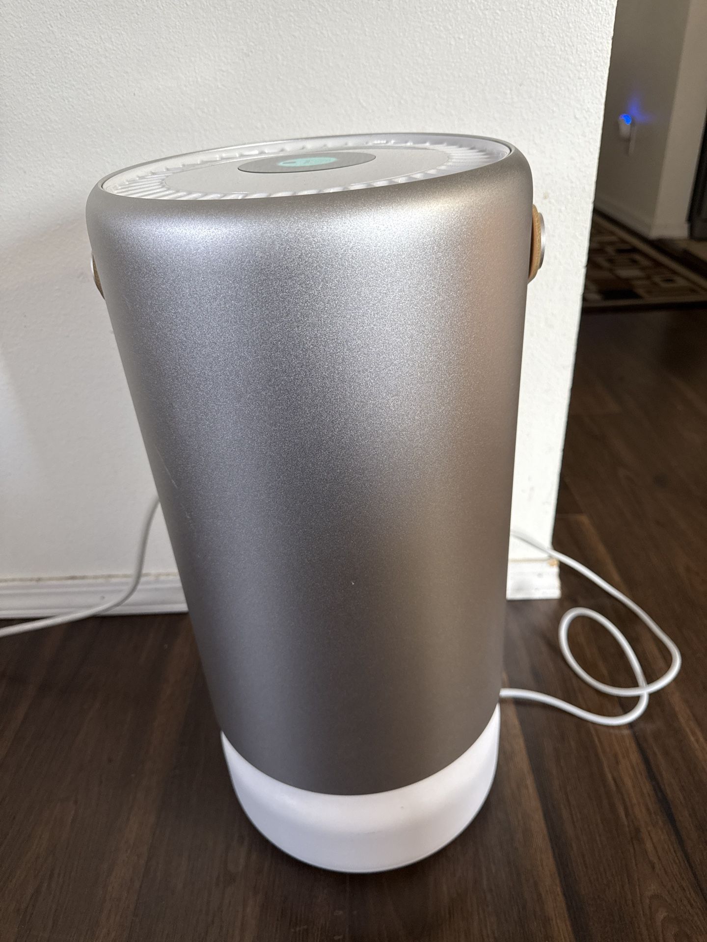 Molekule Air Pro | Air Purifier for Large Rooms up to 1000 sq. ft. w/PECO-HEPA Tri-Power Technology