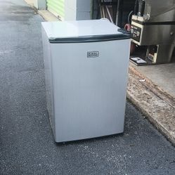 Black And Decker Room Refrigerator 