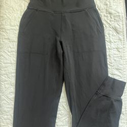 Lululemon women’s slim fit joggers