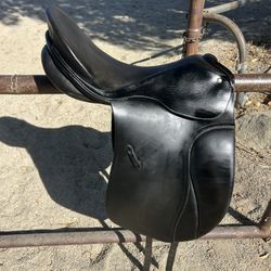 Black english saddle