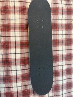 DGK skull skateboard 17.5 inches
