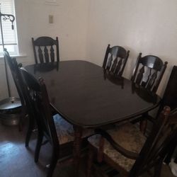 Kitchen Table With Two Extensions And Six Chairs