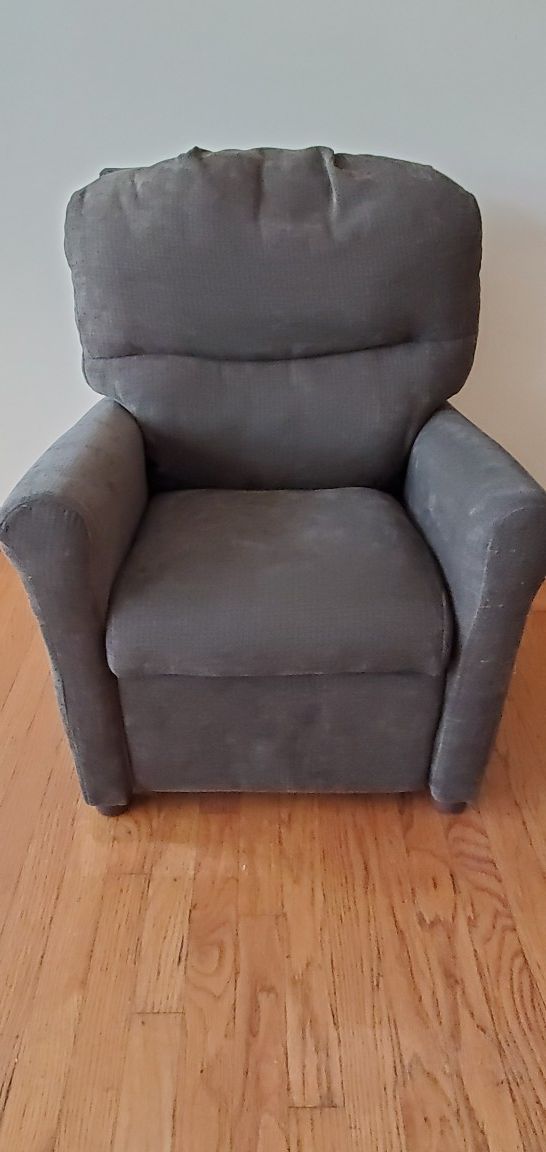 Kids recliner chair