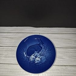 Royal Copenhagen B&G Porcelain Mother's Day Plate 1981 Mors Dag 6" Bunny Family