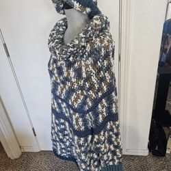 Bulky Oversized Sweater Matching Hat