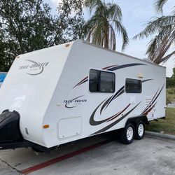 2010 Trail cruise Travel Trailer 23ft lightweight very easy to tow With V6 