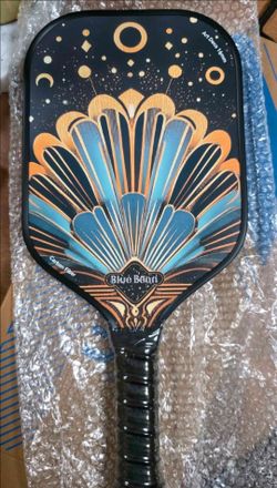 Pickleball paddle