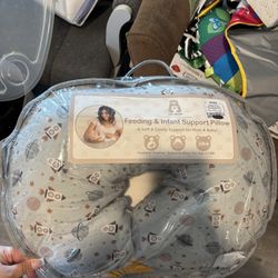 breastfeeding pillow