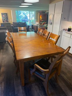 Mango wood table with 8 chairs
