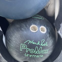 2 Bowling Ball Set