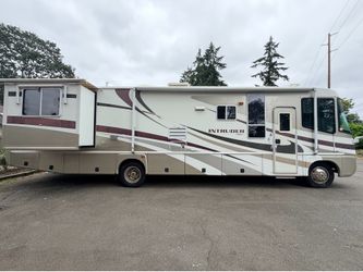 2004 Damon 33ft 2-slide outs low miles rear bed