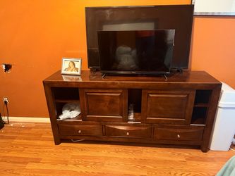 Tv console