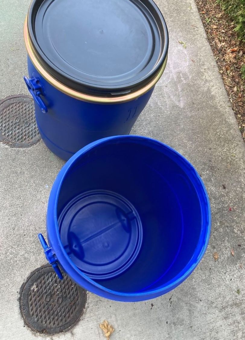 Food grade plastic barrels 15.85 Gallon 