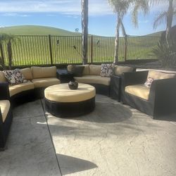 Beautiful Wicker Patio Set