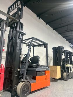 3 Wheel Electric Forklift Toyota 2022