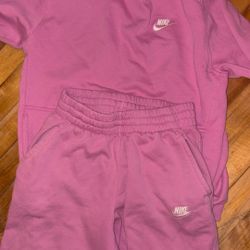 Youth pink Nike Sweat Pants and sweater set